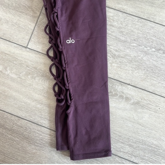 Alo high waist interlace purple power sculpt leggings, Sz Medium - Picture 6 of 8